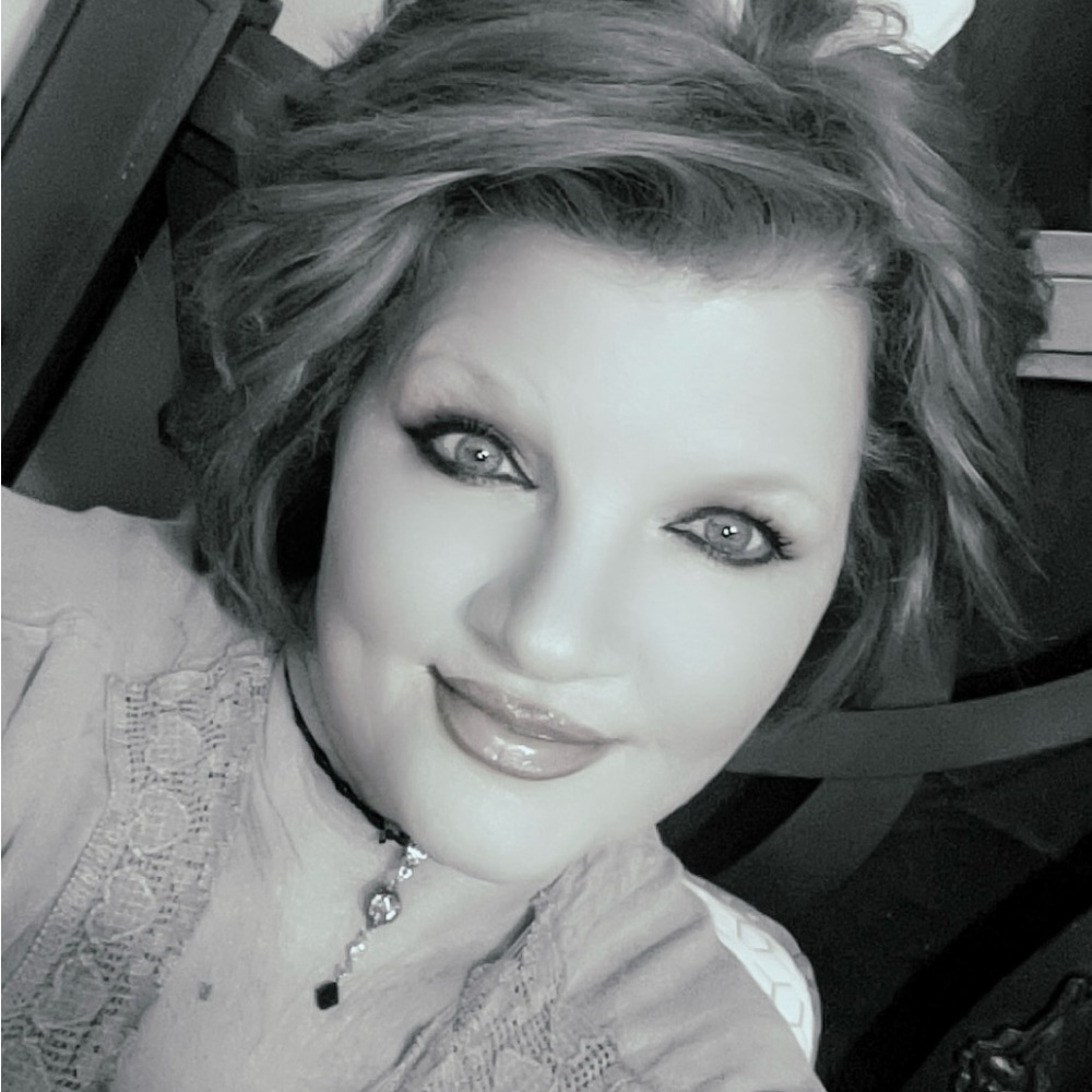 Meet your Posher, Monica